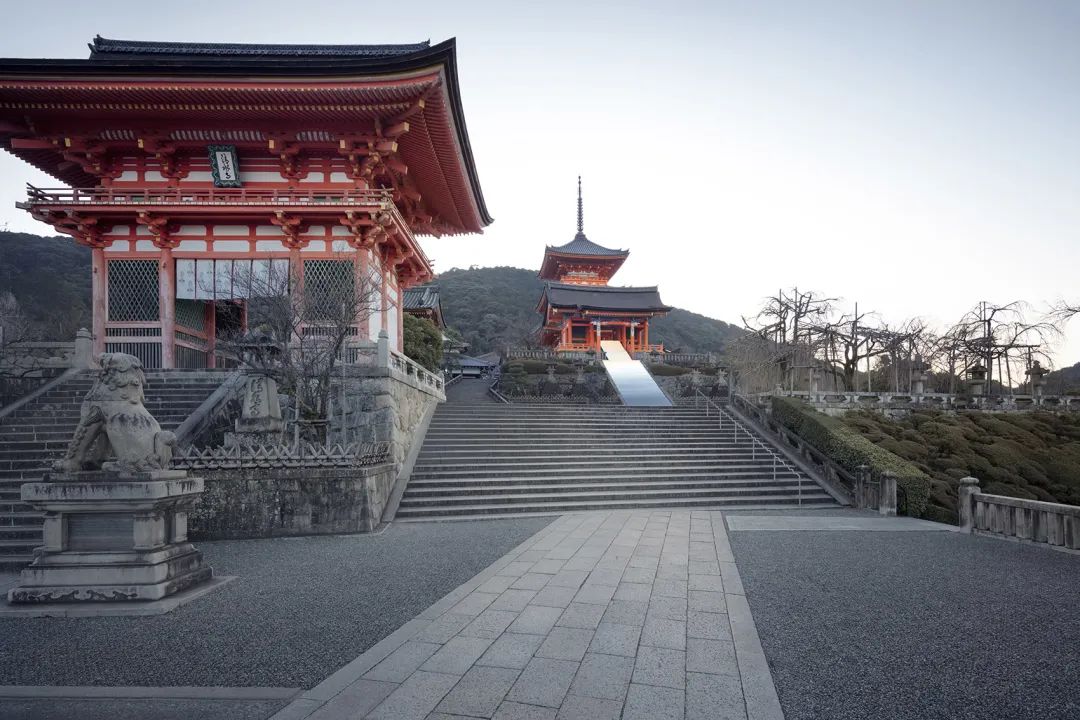 清水寺阶梯上的天空 · nendo 的镜面艺术装置丨日本京都-37