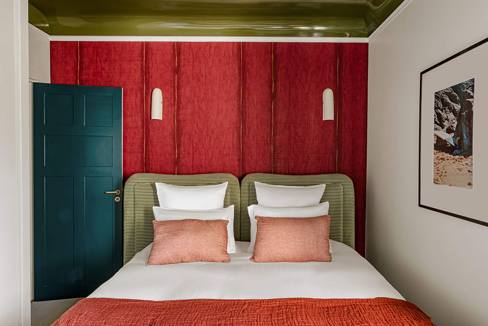 在法国美丽的宾馆设计中运用色彩和装饰进行创作-19