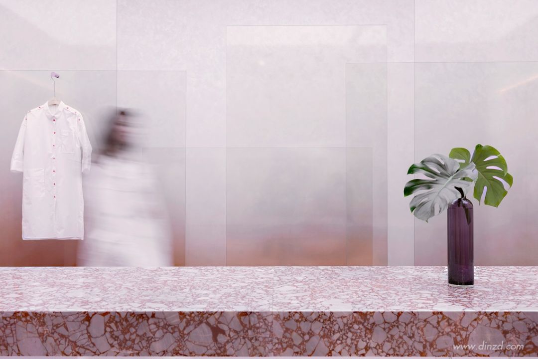 沈阳 TSUEN 设计师品牌集合店 现代女性化风格空间-12