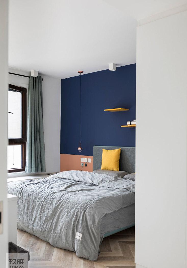 莫兰迪色系撞色设计，打造 107㎡三室一厅的时尚空间-45