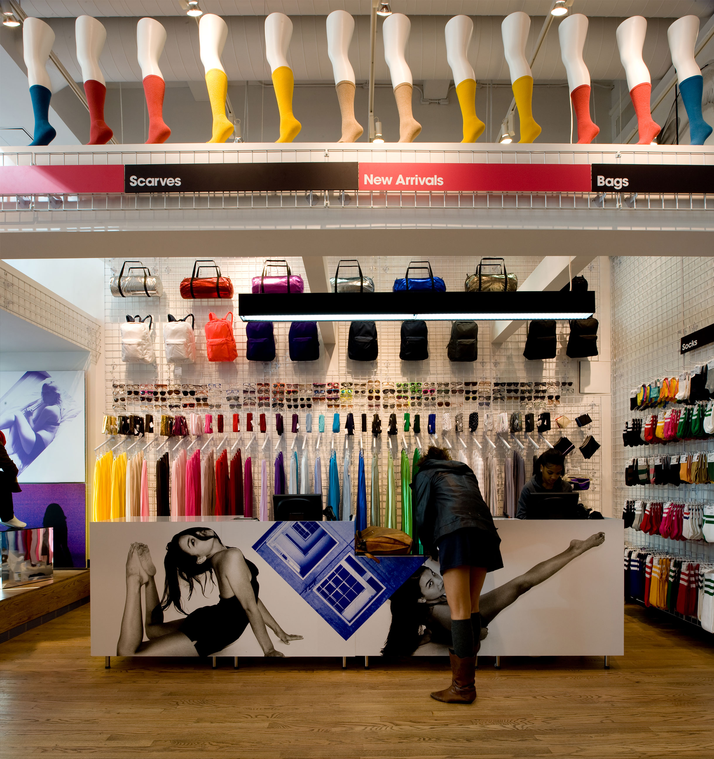 American Apparel: 7th Avenue | Circular-25