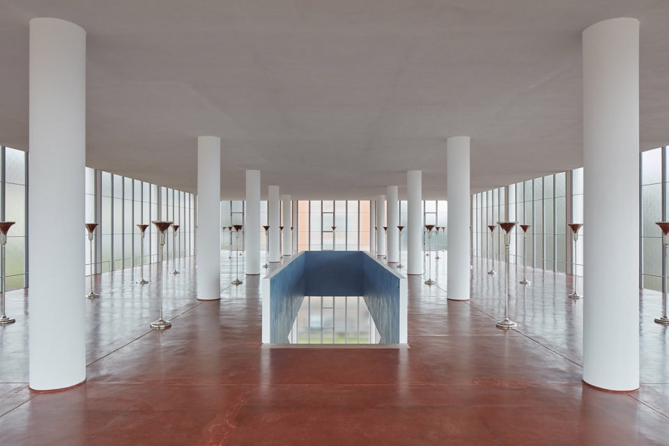 捷克 Tomáš Baťa 纪念馆改造 | 现代简约的神圣空间-35