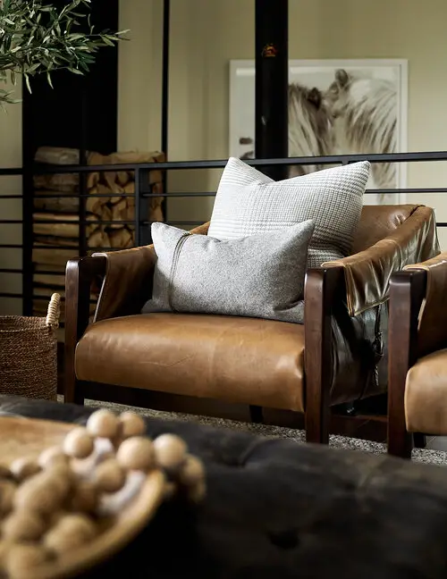 19 世纪安大略省老学校改造的现代温馨家居-4