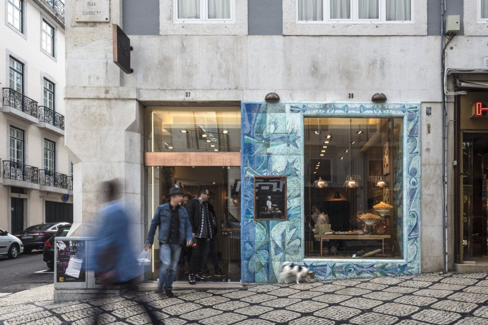 葡萄牙历史店铺改造-8