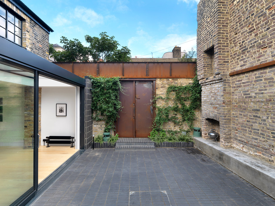 伦敦艺术策展人家居画廊一体化设计-4