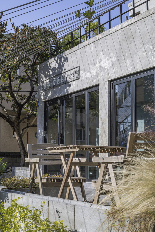 首尔老屋新生命,TEMP 建筑工作室打造独特咖啡馆-5