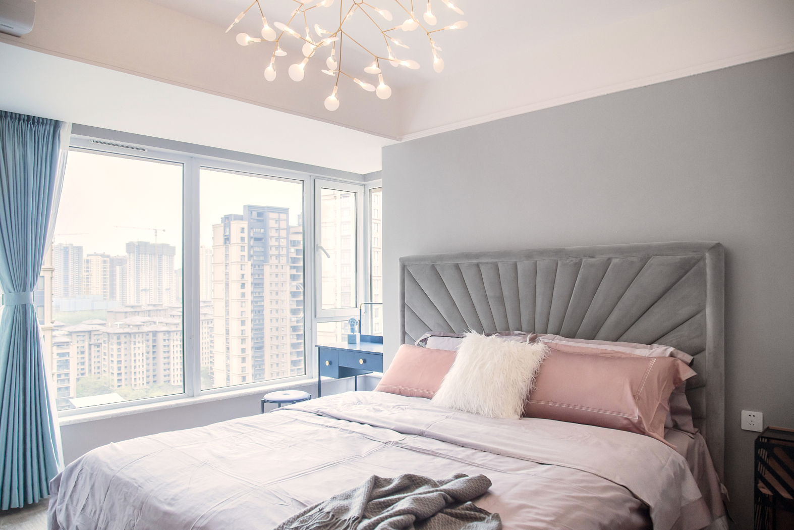 精装房逆袭,浪漫轻奢空间的软装魔法-59