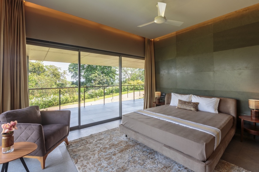 山水之间的静谧家园-23