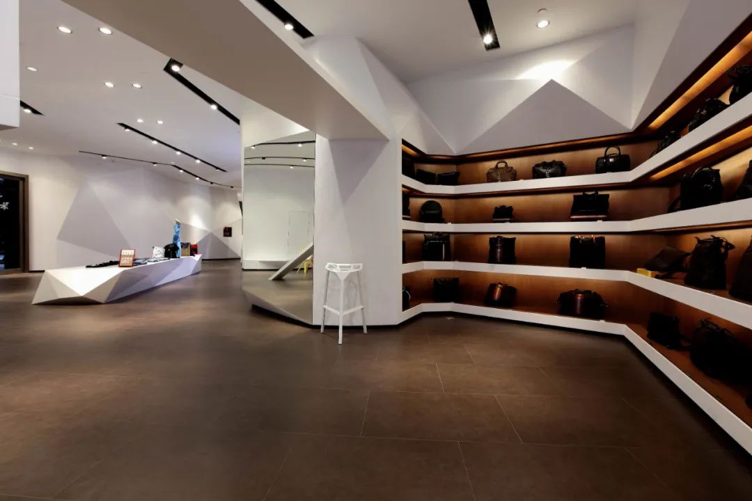 摩登几何,木融设计打造高端奢侈品店-26