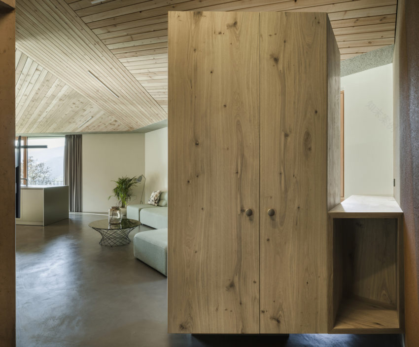 Pentagonal House on the Hill created by MoDusArchitects on a hillside in Italy 意大利一座山坡上由莫杜什建筑师在山上建造的五角形房屋-13