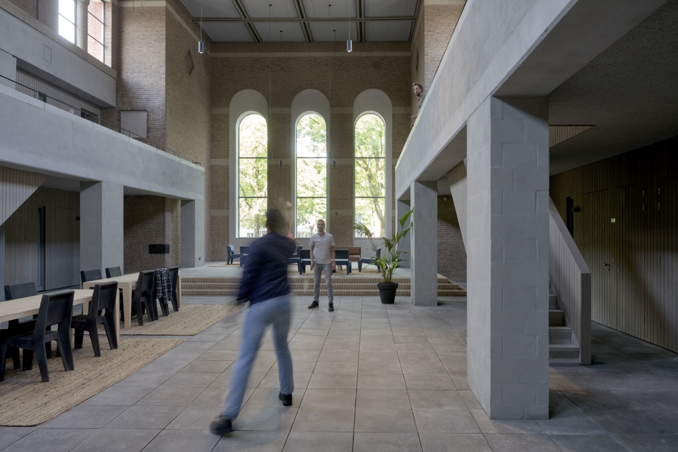 Vredeskerk 教堂住宅 | 现代与传统的完美融合-18