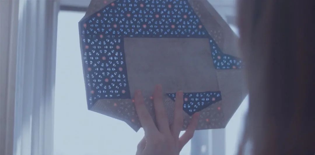 Myriam Dion 报纸改造艺术-32