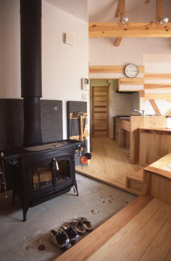 国産無垢材（栗駒材 自然素材）平屋の子育て丨（株）独楽蔵（こまぐら）-5