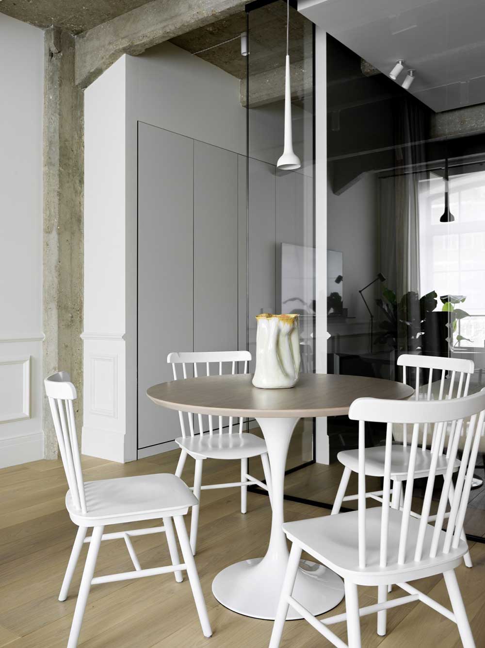 极简主义、造型和混凝土:莫斯科著名雕塑家女儿的公寓(72 平方米)-5