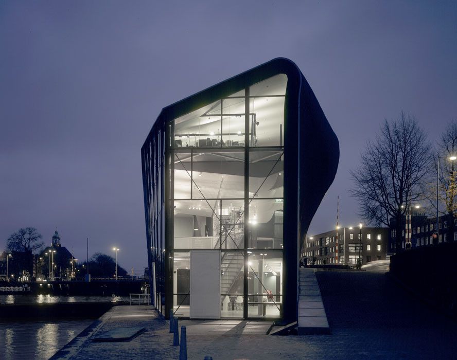 阿姆斯特丹建筑中心 · 创意折叠式立面设计-11