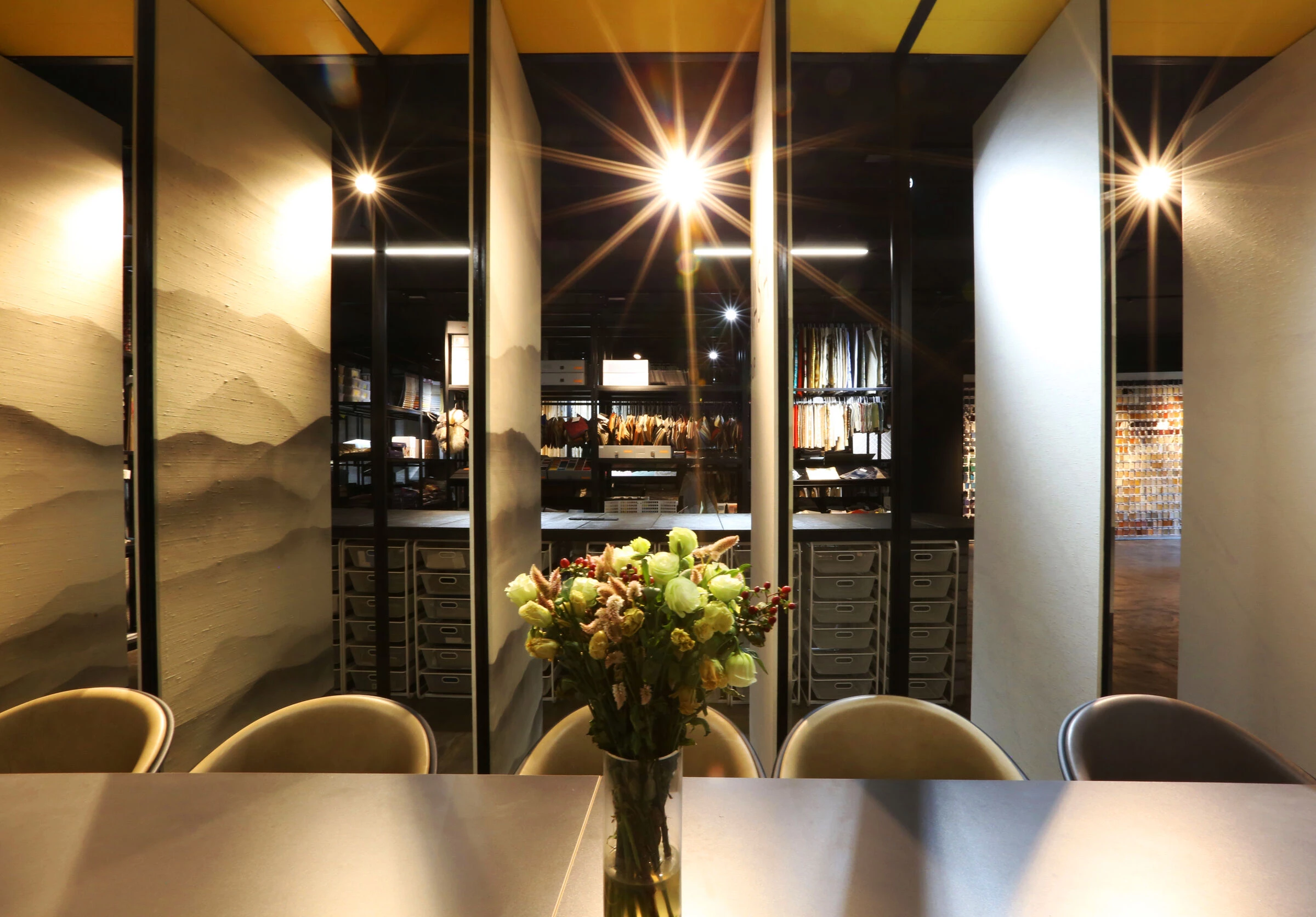 新加坡高端面料展示厅，RSDS 建筑师的工业风设计-13