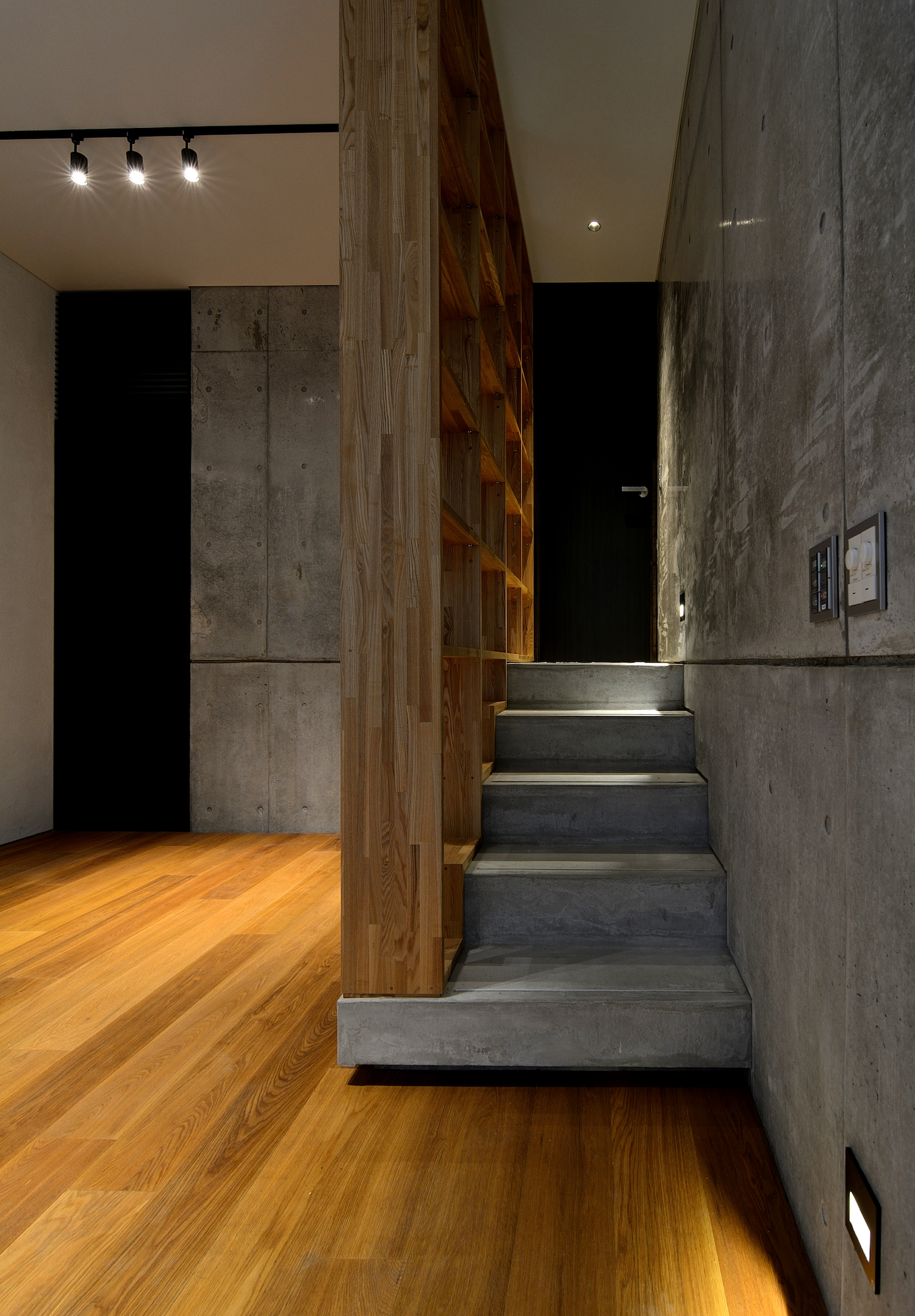 日本富山简约混凝土住宅-26