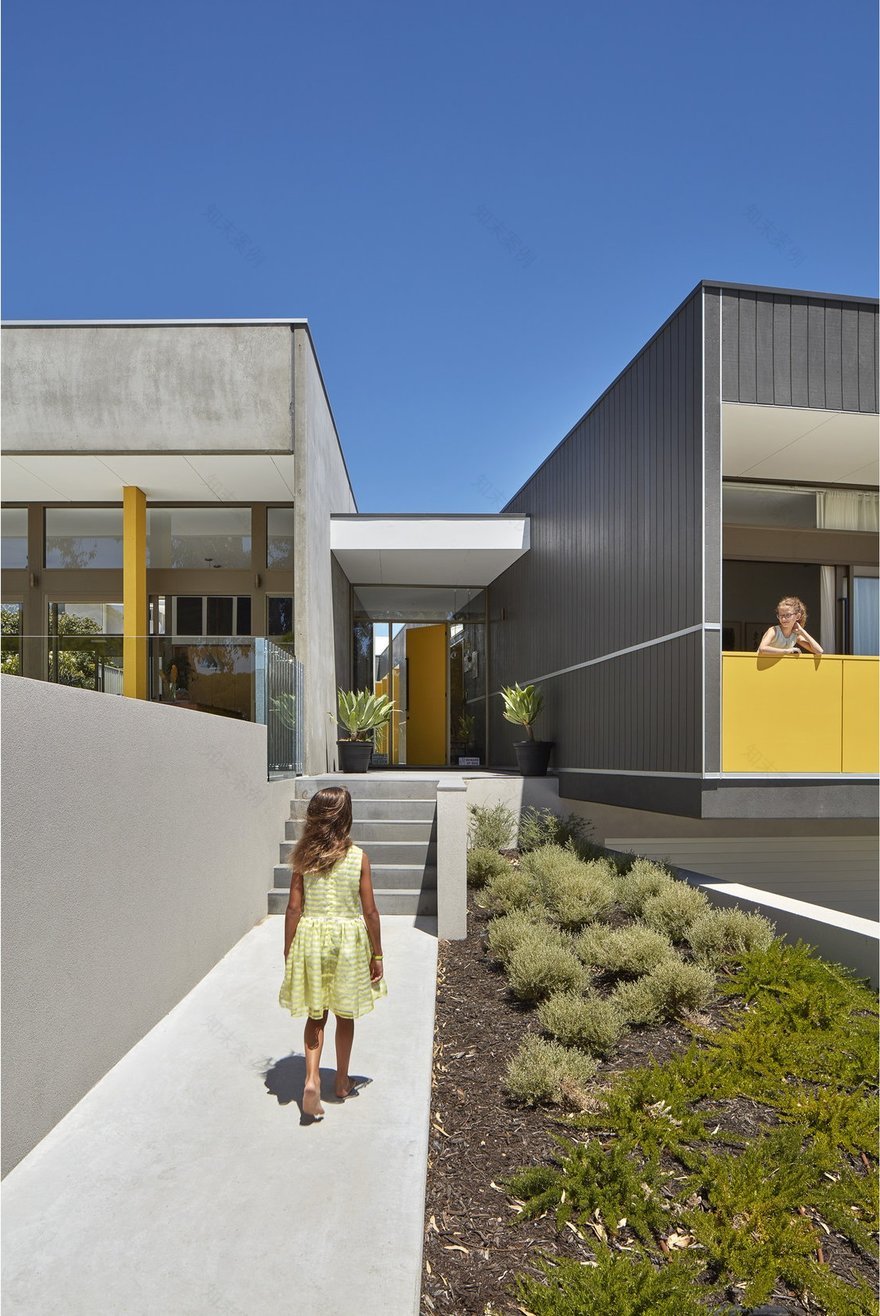 色彩斑斓的沿海郊区住宅-6