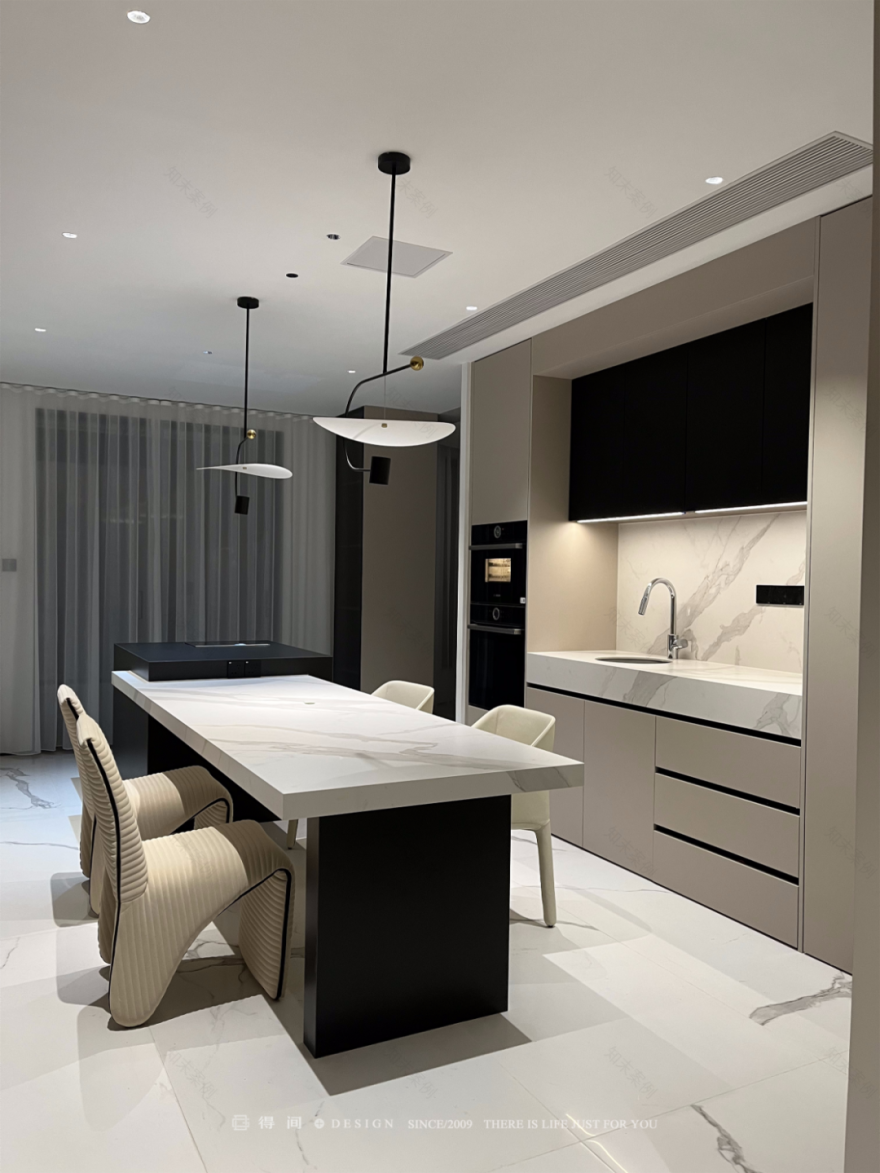 实景首发丨双餐厅、地台儿童房...用治愈系原木住宅给春日来信-136