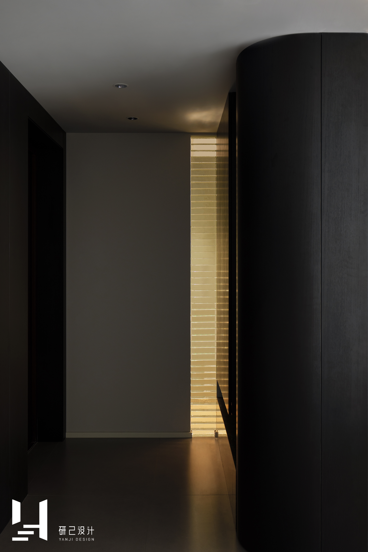 安徽芜湖国宾台142㎡ 《黑色圆舞曲》丨中国芜湖丨研己设计-6