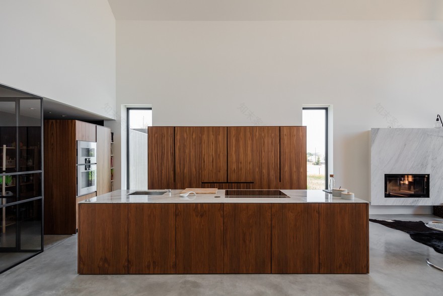 Beautiful Monolithic Home Built of Prefabricated Black Concrete Panels-17