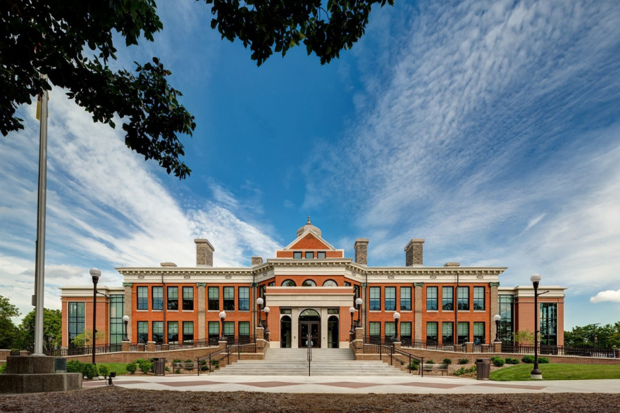 西密歇根大学校友中心 | 历史与现代的完美融合-17