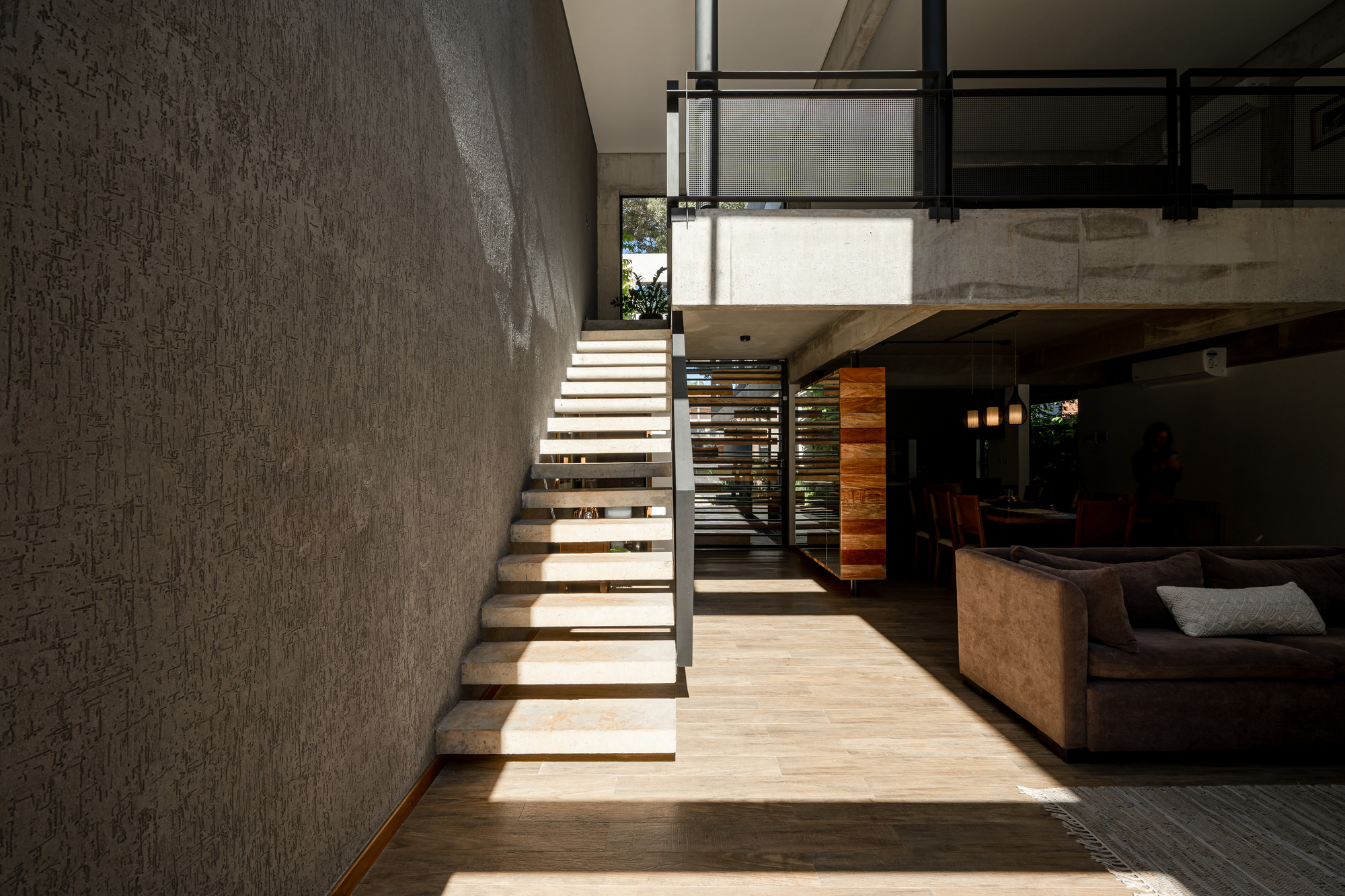 Levitate House / BAUEN-37