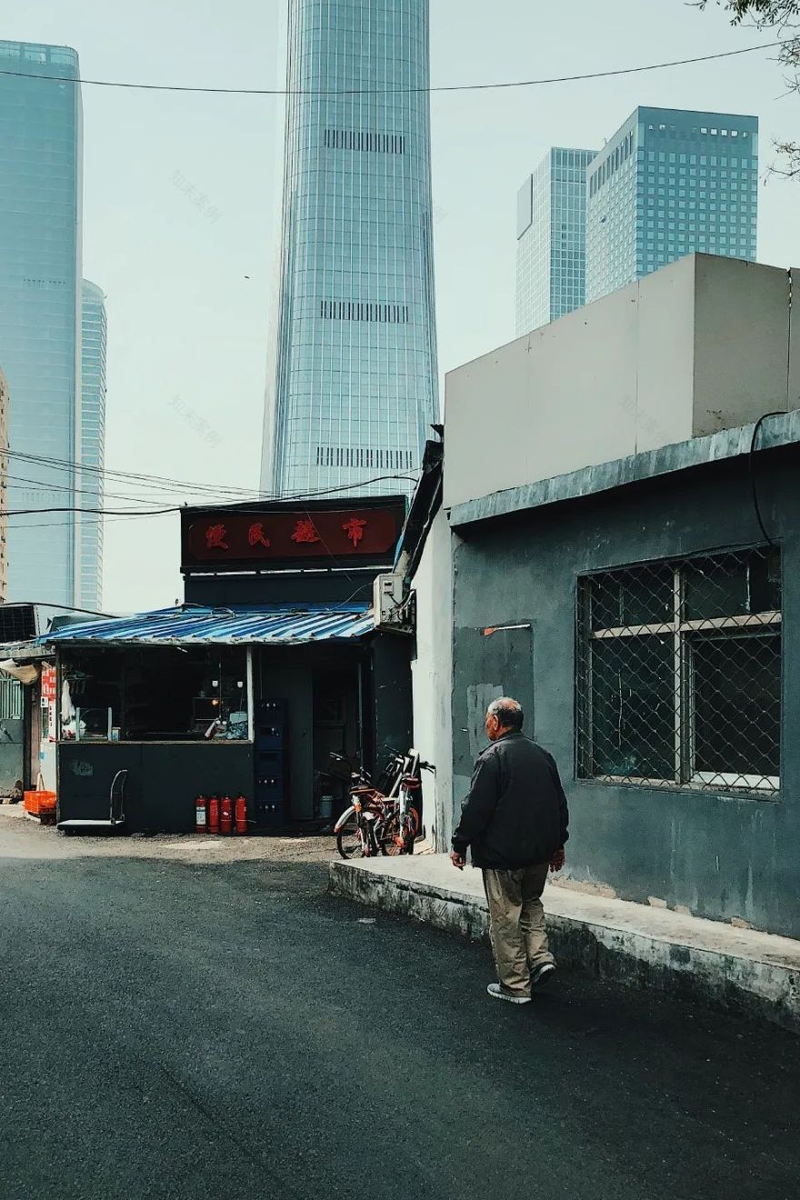 城市切片 · 建筑师王俊锋的手机影像城市观察丨中国北京-53