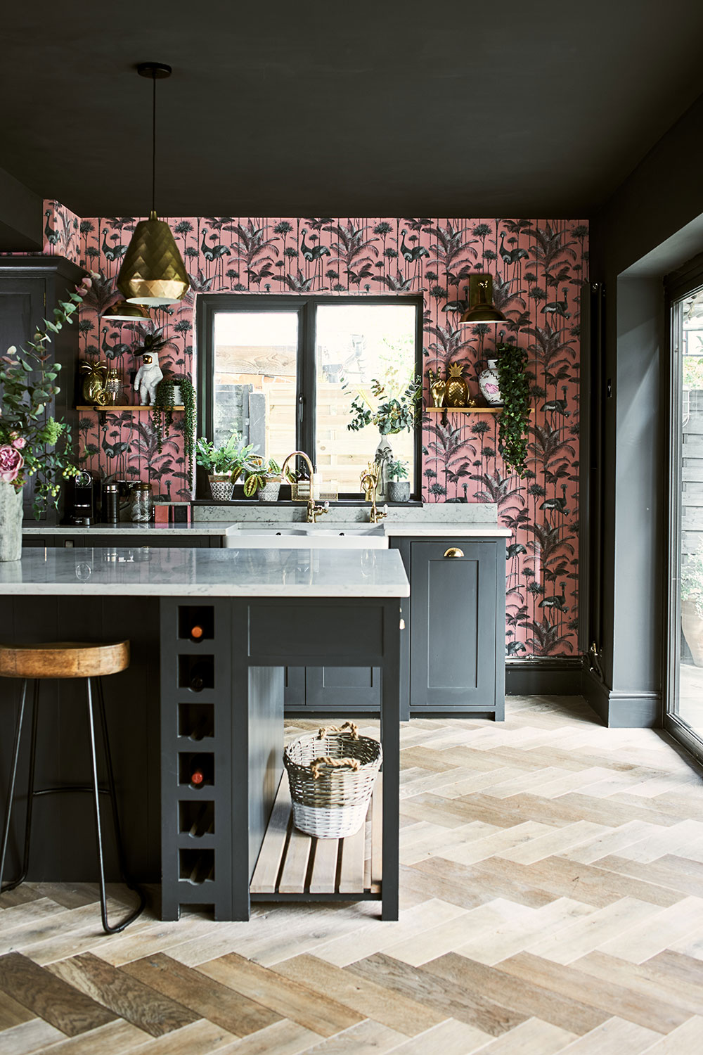 大胆用色打造温馨英式厨房-2