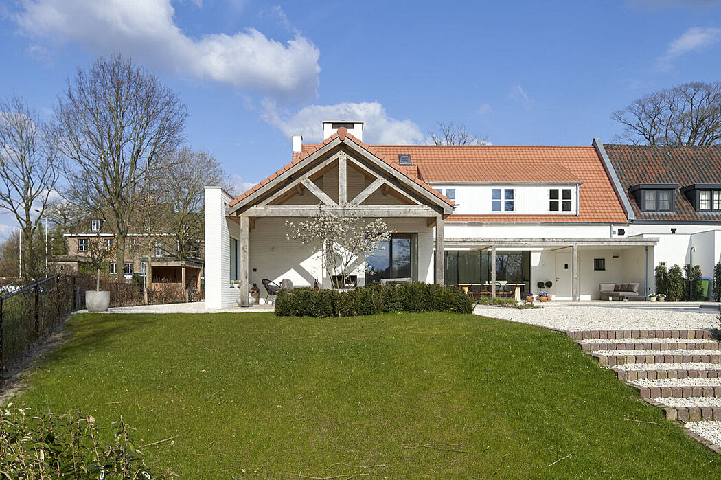 荷兰 Breda 的现代别墅 Villa Ulvenhoutselaan，融合历史与现代的独特设计-1