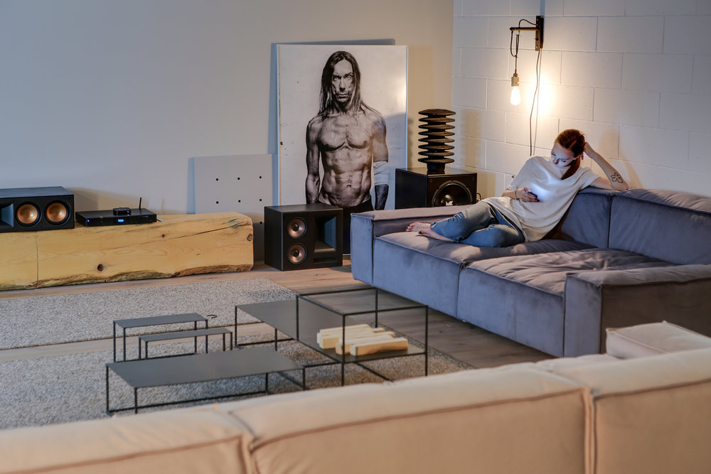 基辅工业风公寓 | 现代与原始的完美融合-25