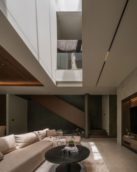 O16 House / studiokian