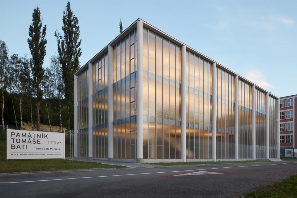 捷克 Tomáš Baťa 纪念馆改造 | 现代简约的神圣空间-2