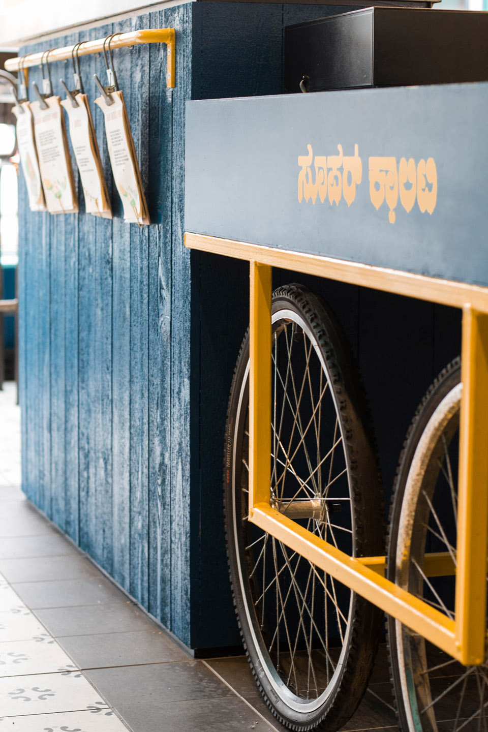 蒙特利尔The Super Quality印度餐厅 / David Dworkind-13