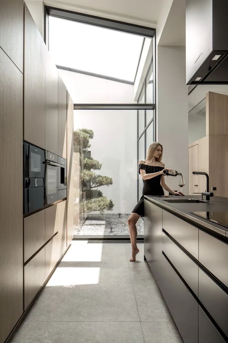 Hotvianskyi 设计独特住宅，功能与美观兼具-30