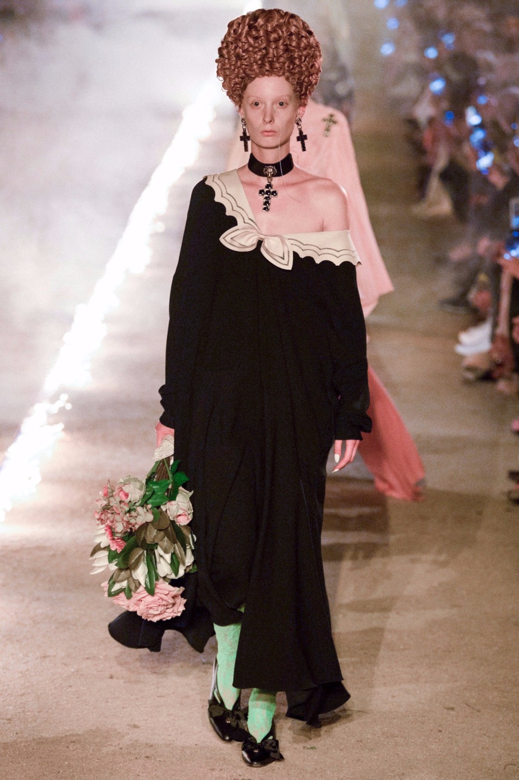 古驰 2019 早春秀 | 死亡与浪漫的奇妙融合-46