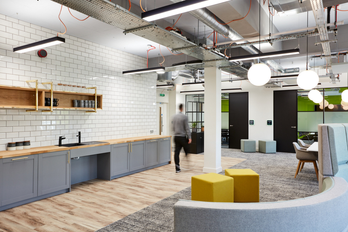 伦敦儿童协会办公室-16