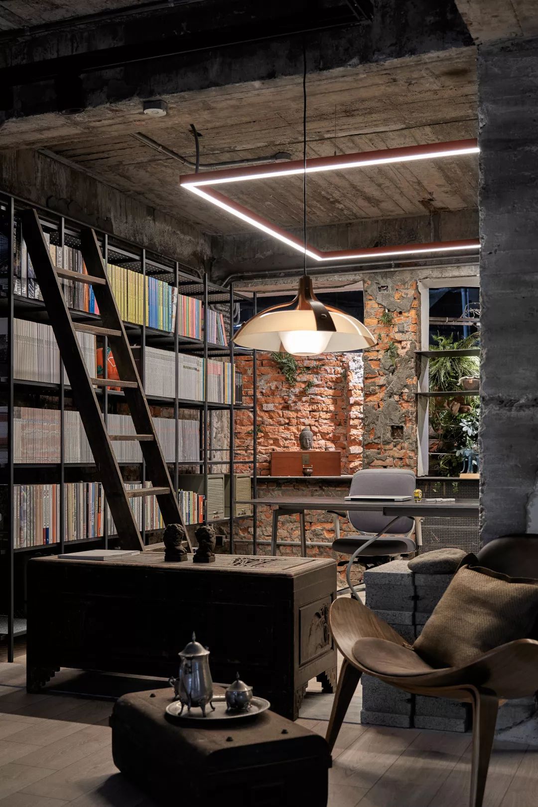 破旧老仓库改造时髦Loft风办公空间-5