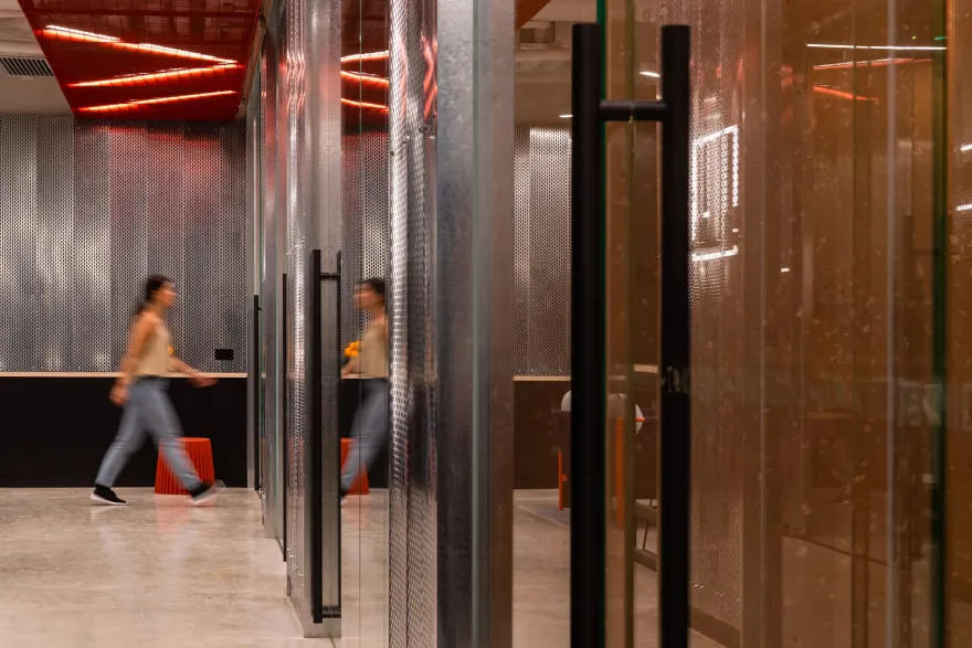 净电影丨中国香港丨Beauty Bloody Bonza-12