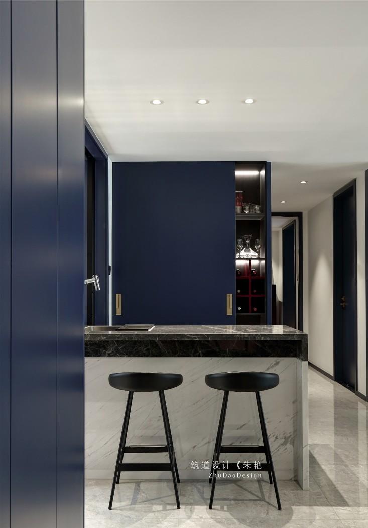 品质精英居所 | 蓝色静谧空间与金属细节的完美融合-18