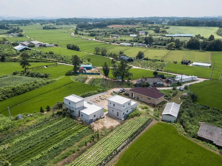 地层住宅的混凝土创新与室内设计-2