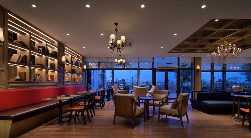 厦门5000㎡豪丽斯旗舰店设计-13