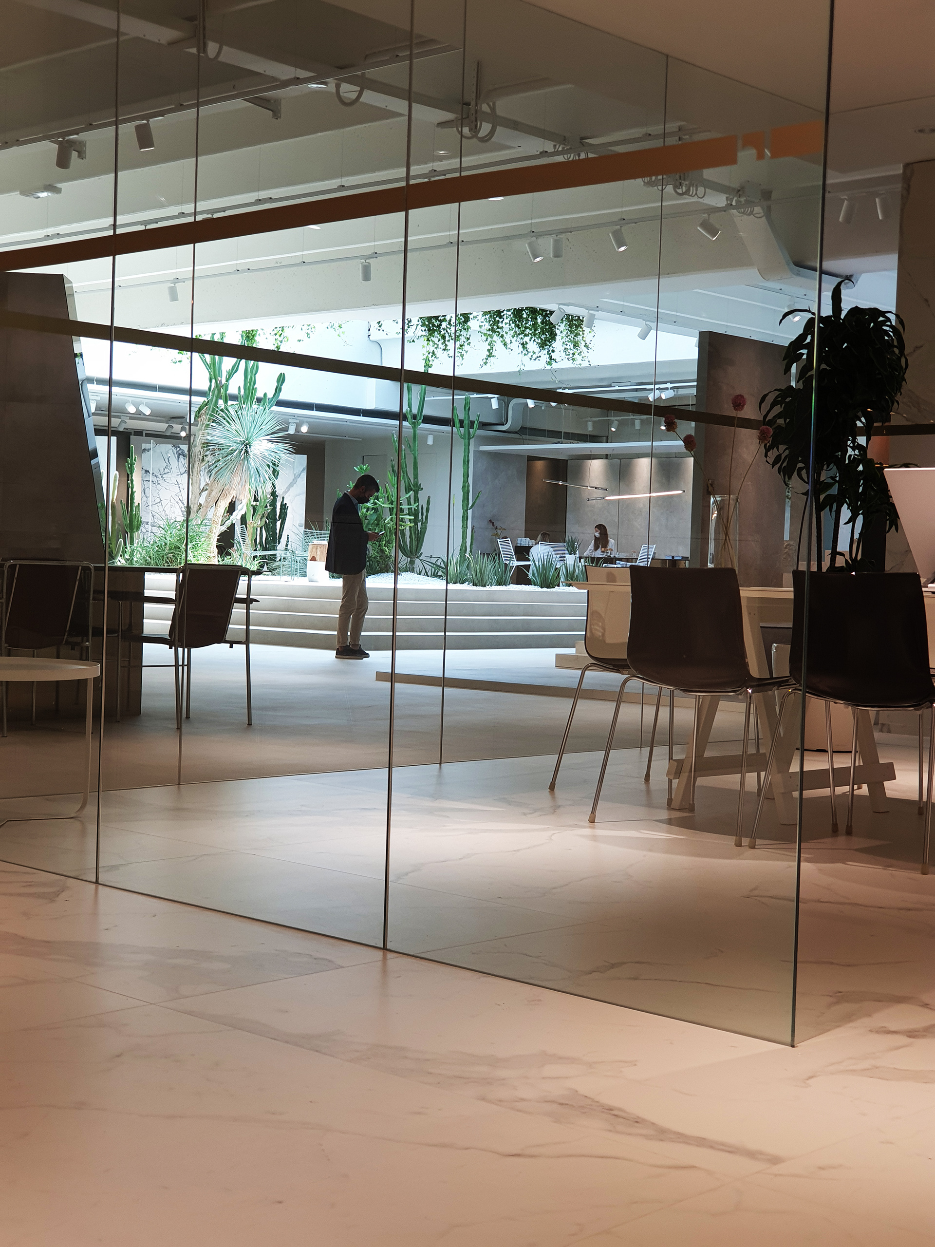 Porcelaingres 展厅设计丨意大利丨Massimo Falato 和 Porcelaingres-35