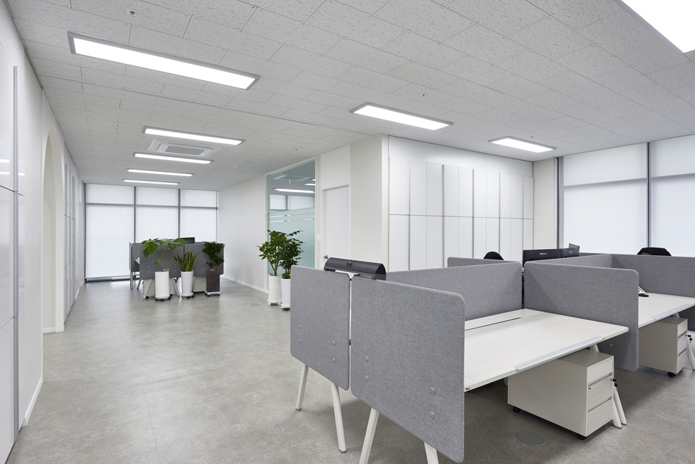 130 平知识产业中心极简白诠释空间美学-21