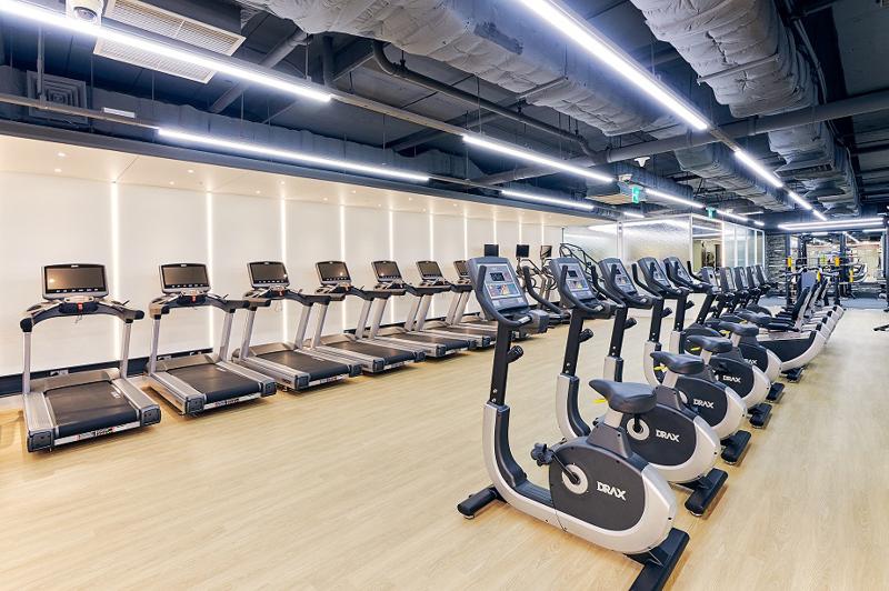 210 平运动中心极简白色氛围设计-6