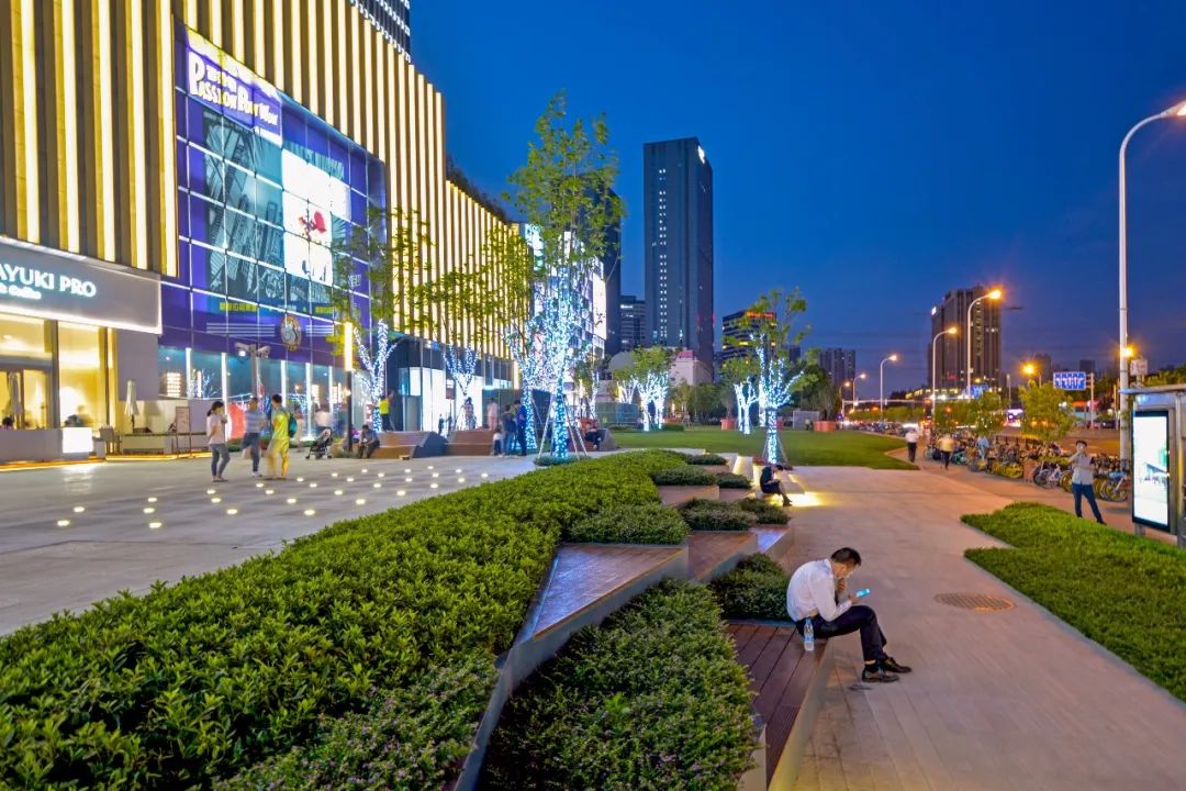 漕河泾印象城 · 地铁上盖商办综合体的活力景观丨中国上海丨创浦景观设计(上海)有限公司-85