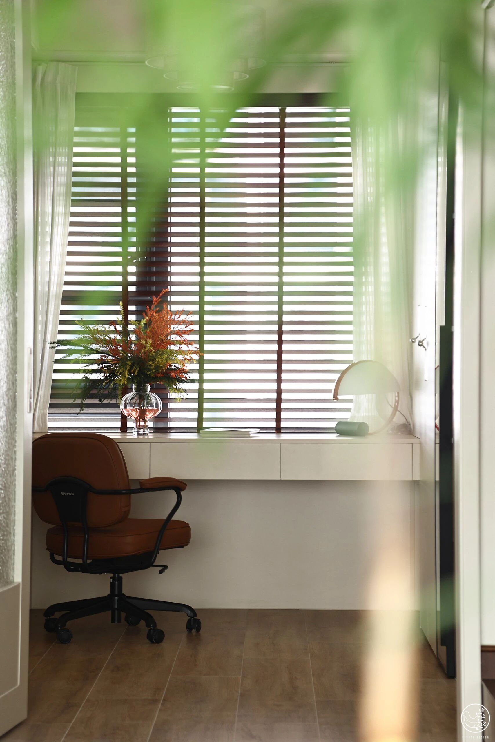 复古且时髦，在松弛与精致之间游刃有余-56