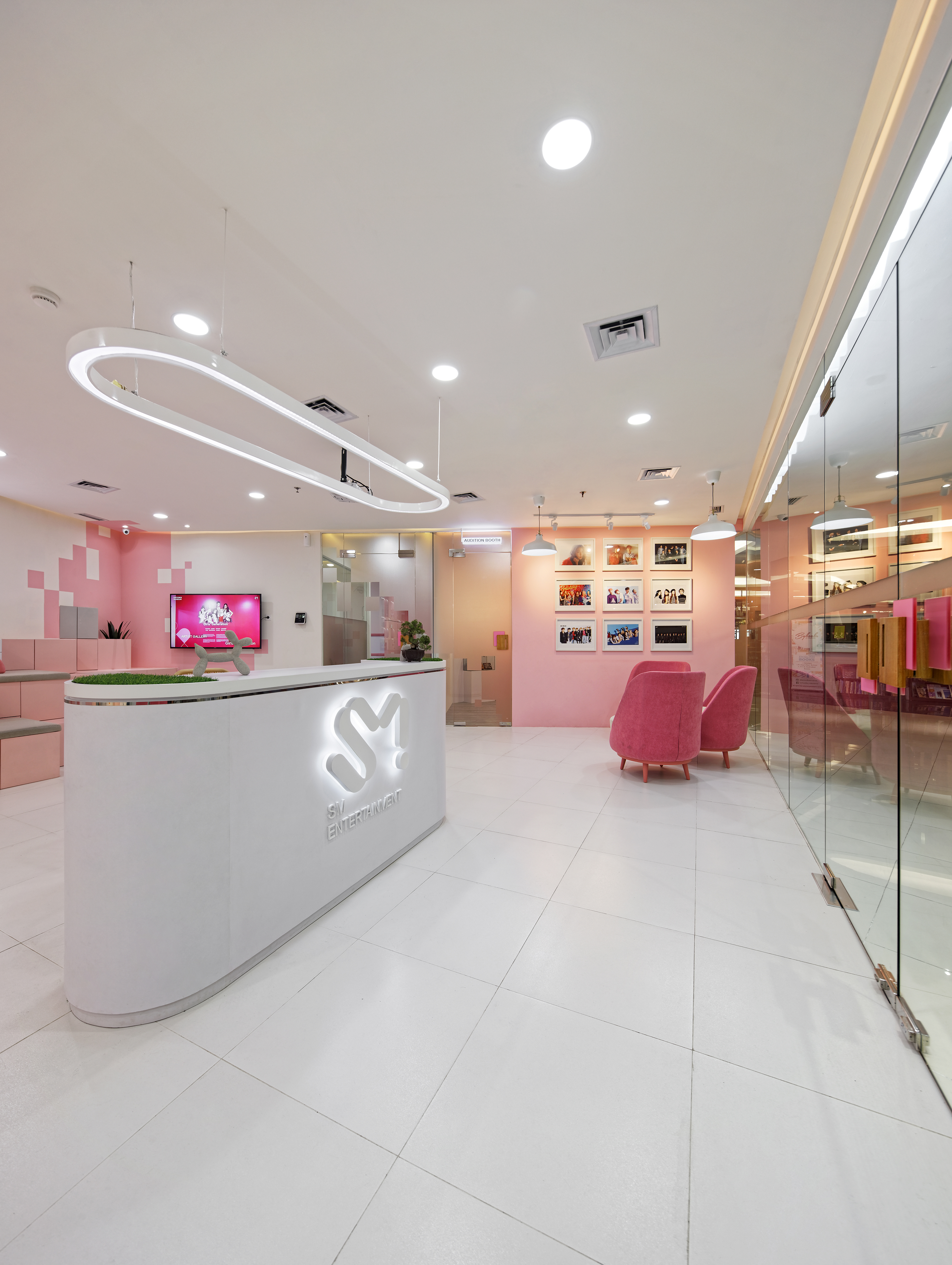 粉盒阶梯 | SM 娱乐印尼代表处的室内设计-13