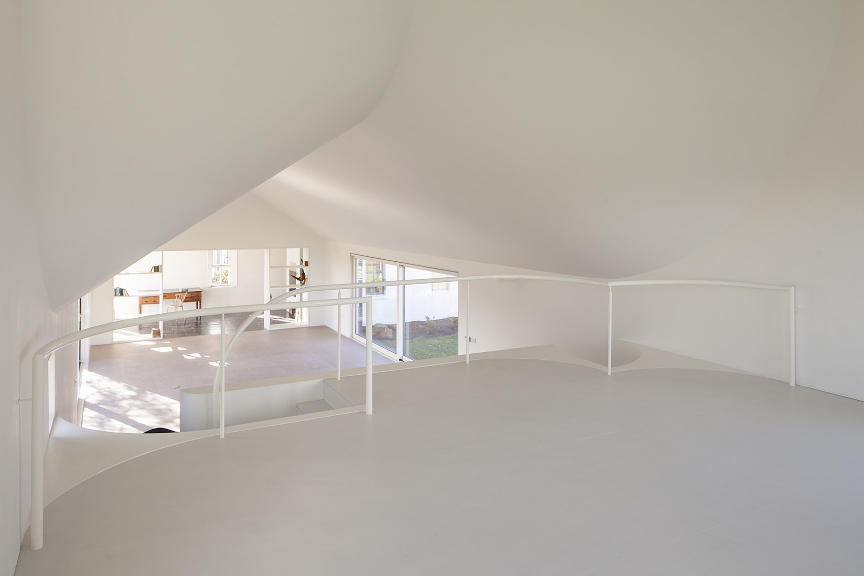 爱尔兰乡间扩建住宅,雕塑般的木结构与绝美景观相融-27