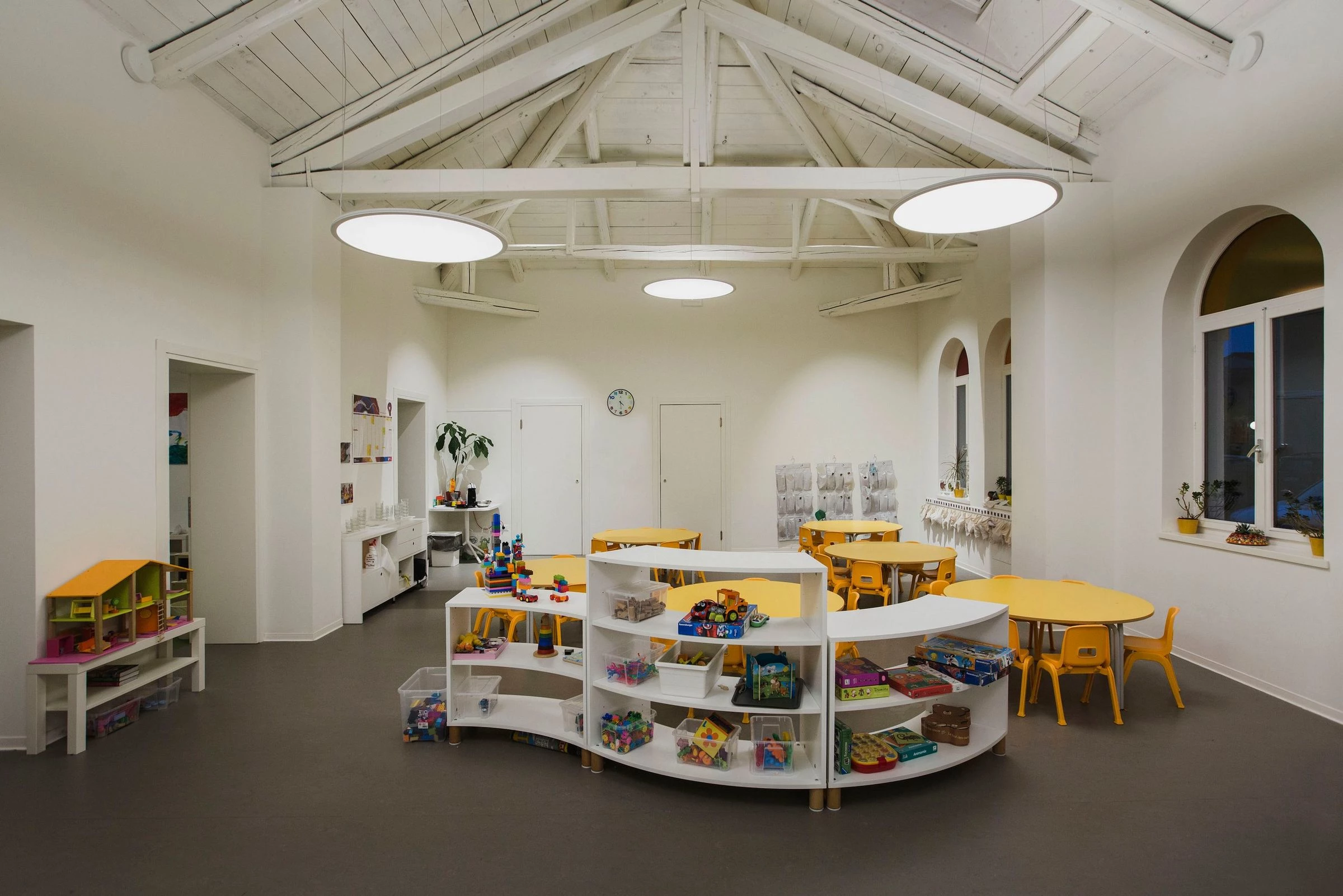 Illuminates an innovative space for children-12
